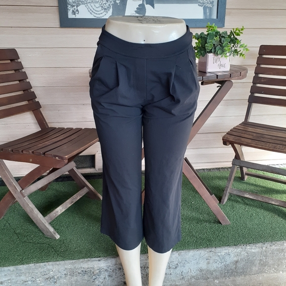 Lululemon High-Waisted Wide Leg Cropped Pants 4 - Picture 2 of 7